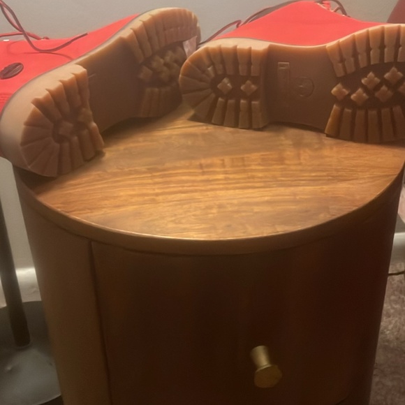 New red timberland boots - Picture 3 of 5